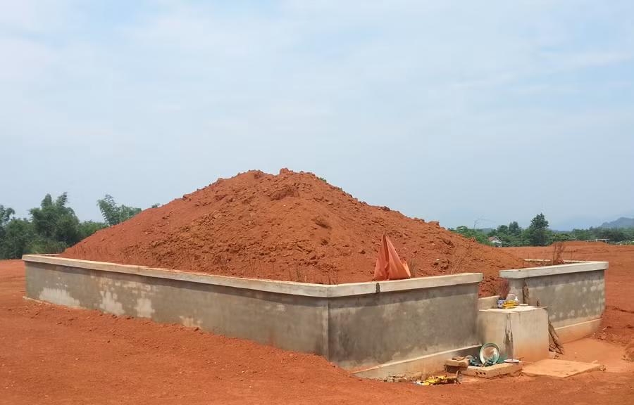 Ngôi mộ cổ được phát hiện tại Gò Lăng, xã Xuân Thắng huyện Thọ Xuân (Thanh Hóa). Ảnh: Nguyễn Quỳnh