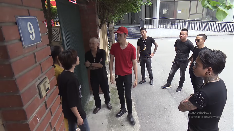 Về nhà đi con tập 65 Preview: Con bà Hạnh kéo đám đàn em đến nhà ông Sơn đòi... mẹ Hạnh. Về nhà đi con tập 65 Preview: Con bà Hạnh kéo đám đàn em đến nhà ông Sơn đòi... mẹ Hạnh.