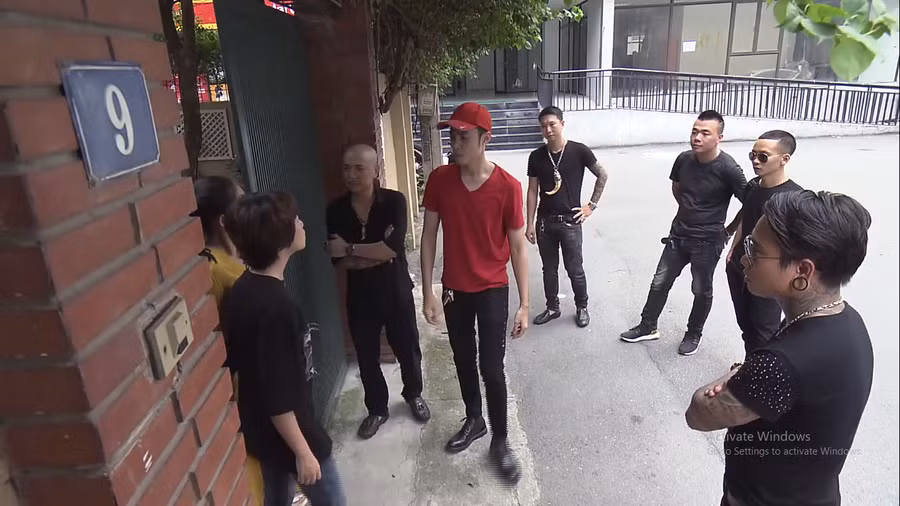 Về nhà đi con tập 65 Preview: Con bà Hạnh kéo đám đàn em đến nhà ông Sơn đòi... mẹ Hạnh.