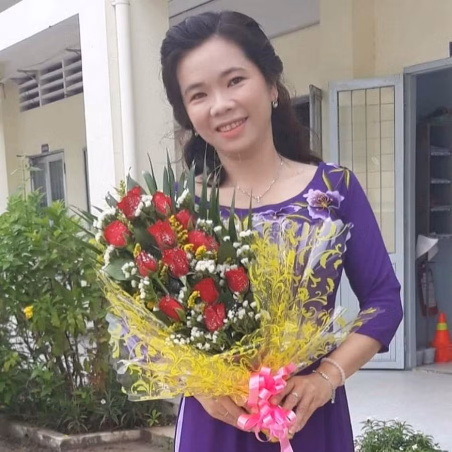 Cô Lê Trầm Phương Thanh, giáo viên Tổng phụ trách Đội, Trường THCS Võ Thị Sáu, đạt giải Nhất với tác phẩm “Học Sử qua bài hát và những chuyến đi”