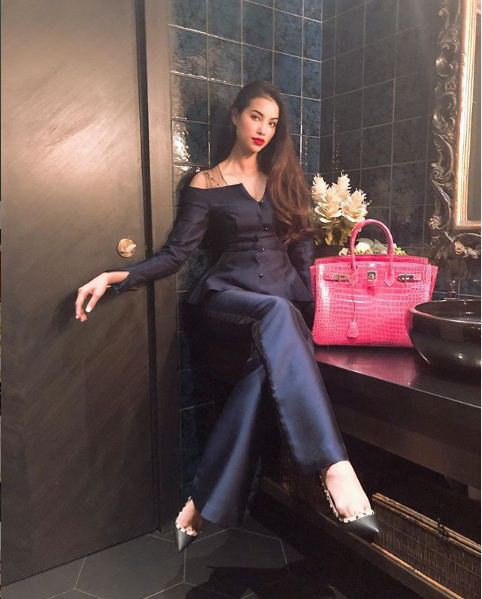 Công khai làm mẹ, Phạm Hương bị “ném đá vì lừa dối dư luận - Ảnh 2. Công khai làm mẹ, Phạm Hương bị “ném đá vì lừa dối dư luận - Ảnh 2.