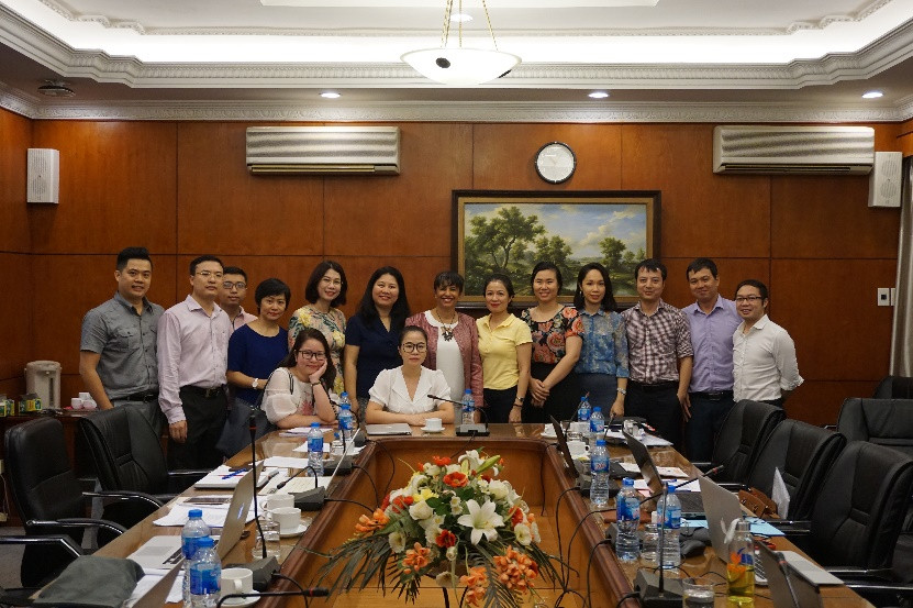 Giám đốc Văn phòng Tổ chức đại học Pháp ngữ - Châu Á Thái Bình Dương làm việc với Ban điều Hành dự án. Giám đốc Văn phòng Tổ chức đại học Pháp ngữ - Châu Á Thái Bình Dương làm việc với Ban điều Hành dự án.