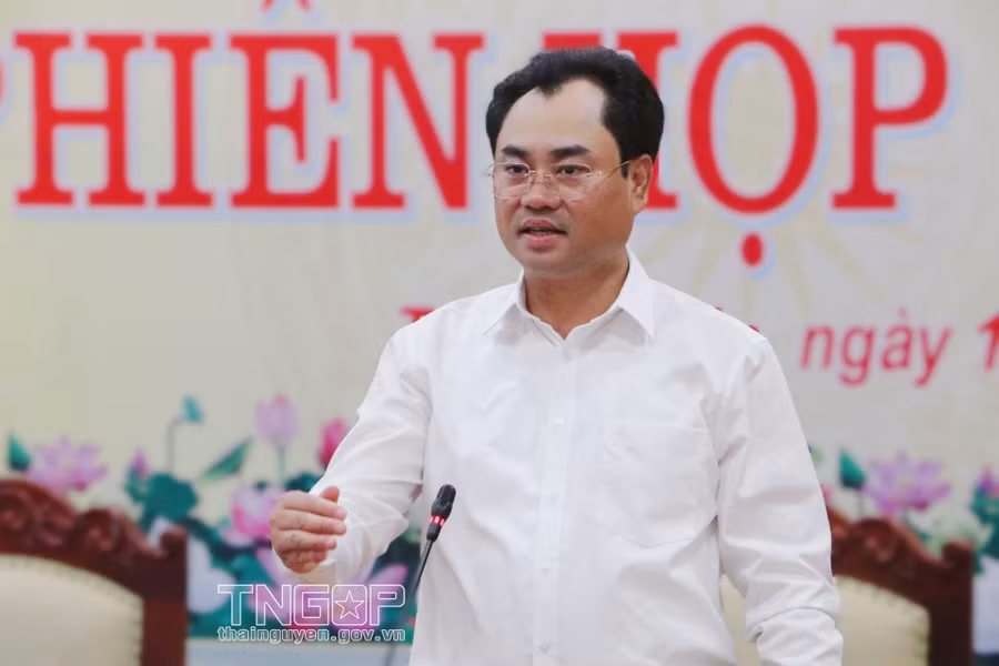 Ông Trịnh Việt Hùng, Ủy viên dự khuyết BCH Trung ương Đảng, Phó Bí thư Tỉnh ủy, Chủ tịch UBND tỉnh Thái Nguyên chủ trì phiên họp. (Ảnh:thainguyen.gov.vn)