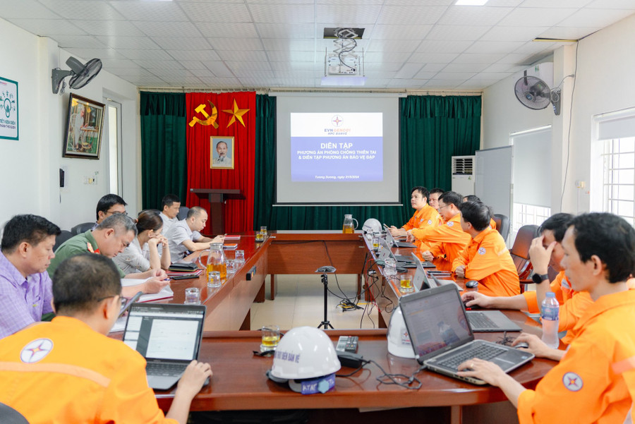 Ban chỉ huy PCTT &amp; TKCN họp triển khai công tác diễn tập tại nhà máy.