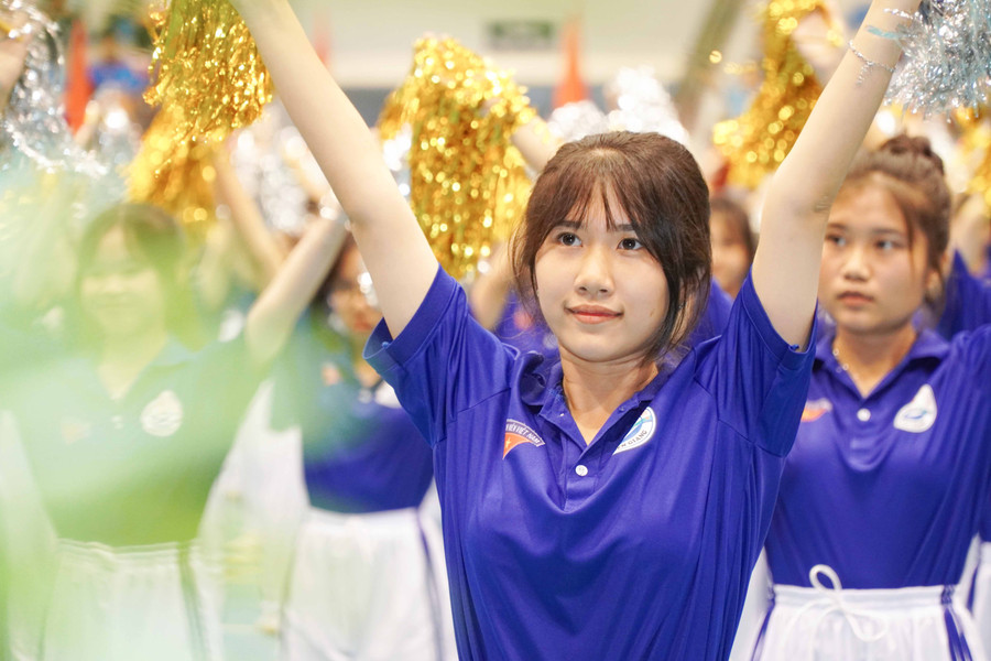 Các em học sinh tham gia đồng diễn.