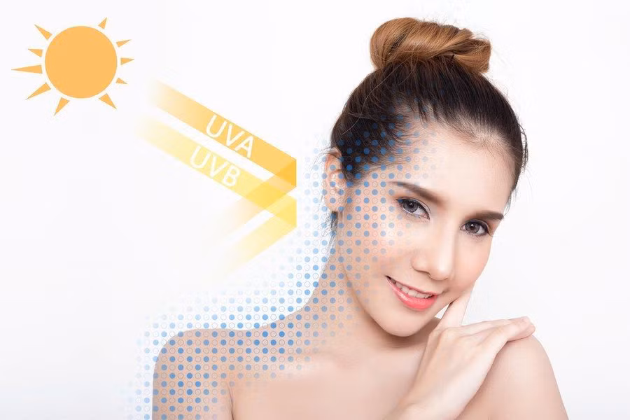 Trên bao bì kem chống nắn có cả những thông tin chỉ để marketing.