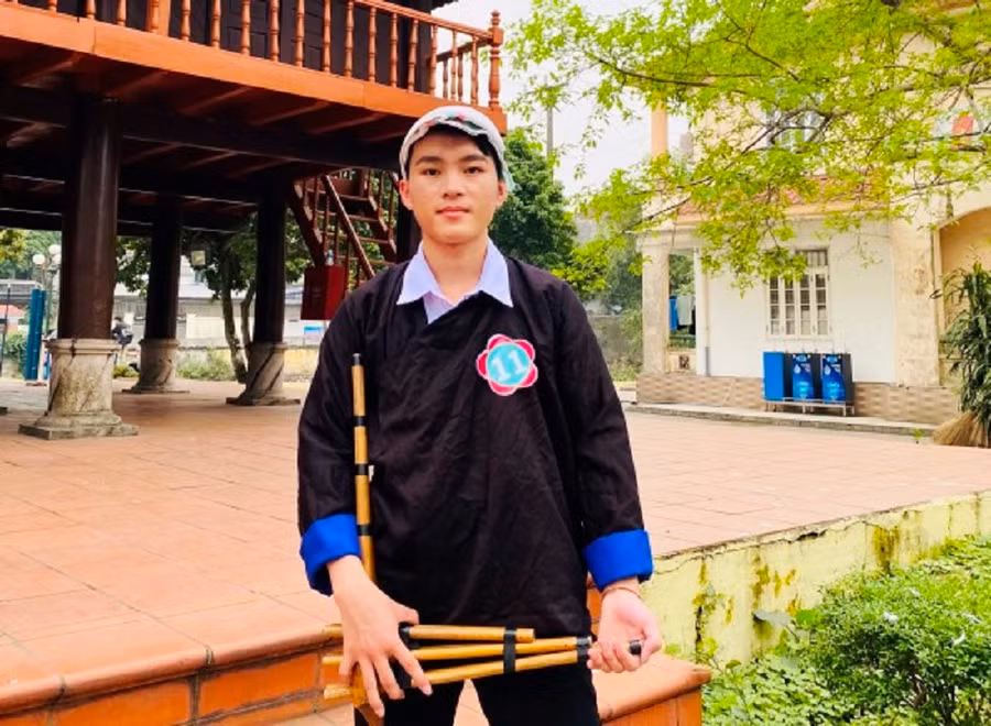 Nam sinh người dân tộc Mông xuất sắc đoạt giải nhì quốc gia môn Lịch Sử.