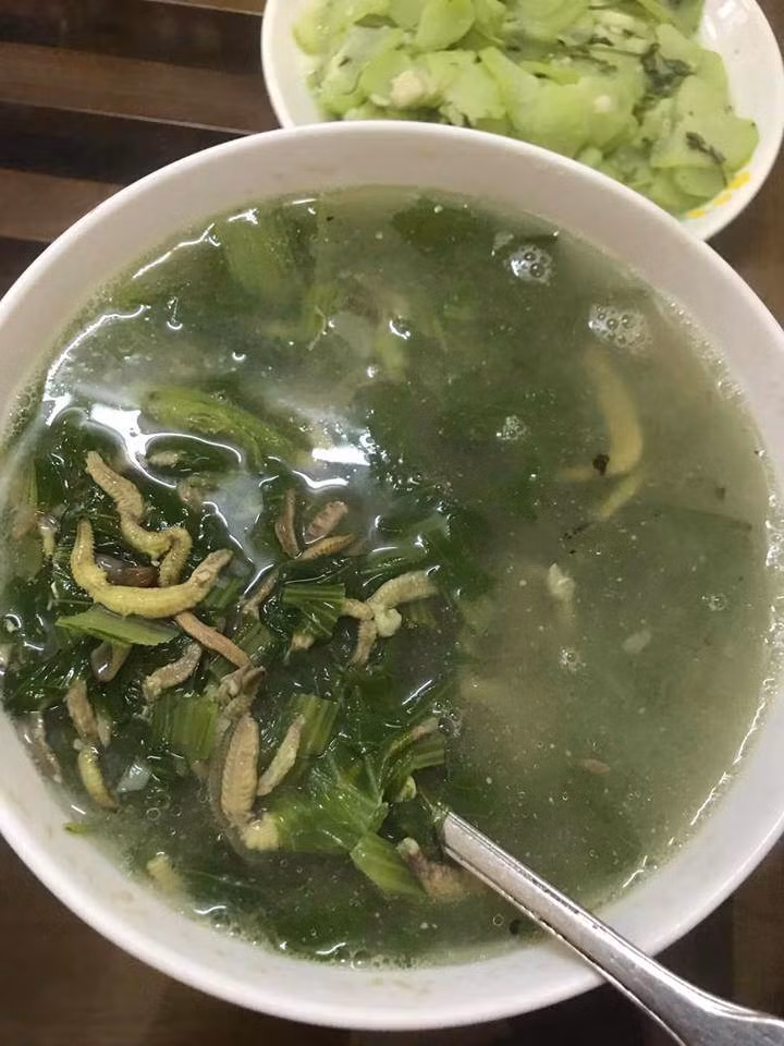 bi che kinh di, nhung co gai quyet nau canh kieu nay, dan mang nhin thay tai ca mat - 2