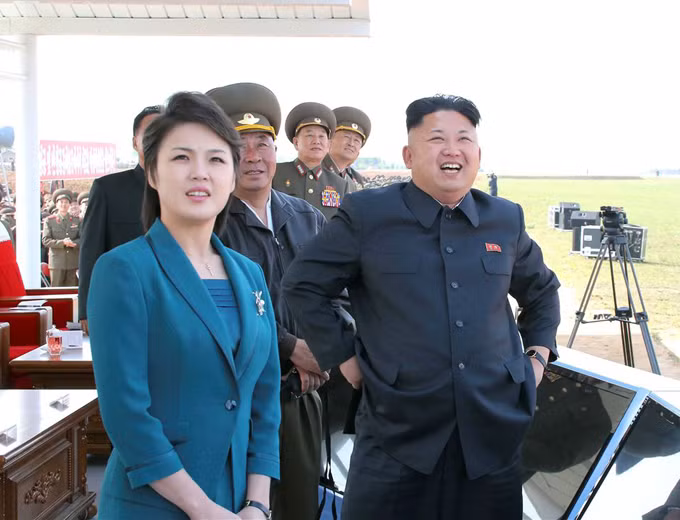 Gu thời trang tiên phong của phu nhân ông Kim Jong-un - page 2 - 8