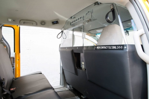 taxi lắp vách ngăn bảo vệ tại việt nam nên sớm triển khai hình 2 taxi lap vach ngan bao ve tai viet nam nen som trien khai hinh 2