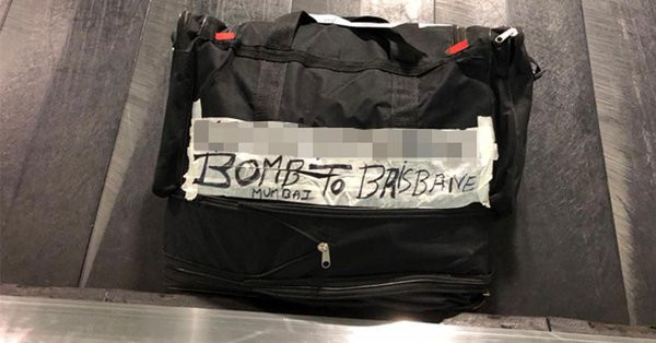 Dòng chữ trên hành lý khiến cả sân bay tá hỏa hình ảnh 1 dong chu tren hanh ly khien ca san bay ta hoa hinh anh 1