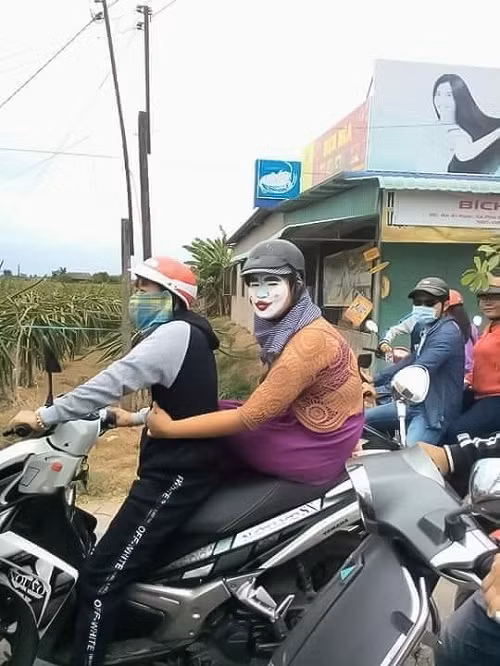 Gương mặt gây ám ảnh.