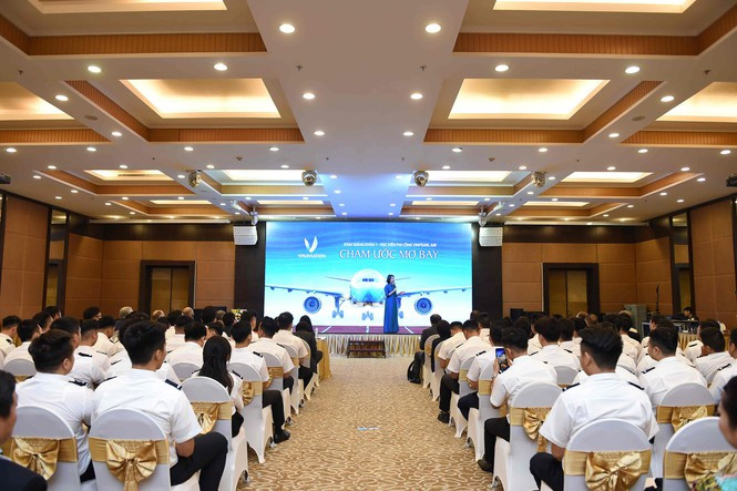 Vinpearl Air khai giảng khóa đào tạo phi công đầu tiên - ảnh 1