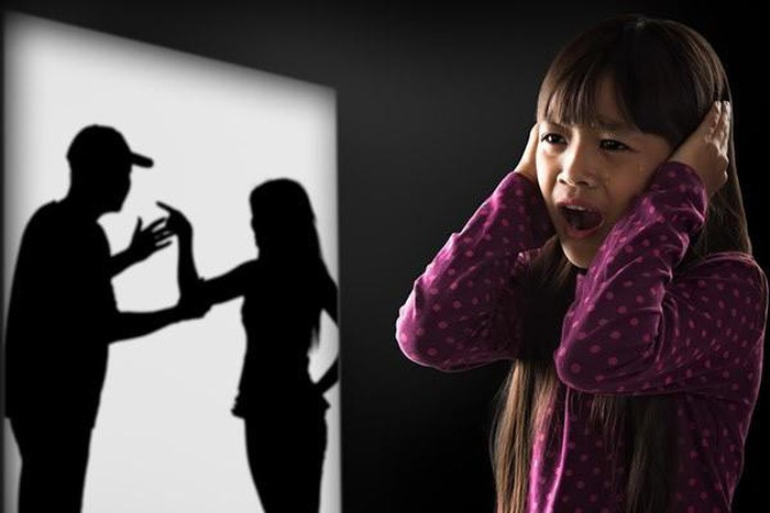 Cha mẹ nên tránh những bất hòa làm tổn thương tâm hồn con trẻ (Ảnh minh họa) Cha mẹ nên tránh những bất hòa làm tổn thương tâm hồn con trẻ (Ảnh minh họa)