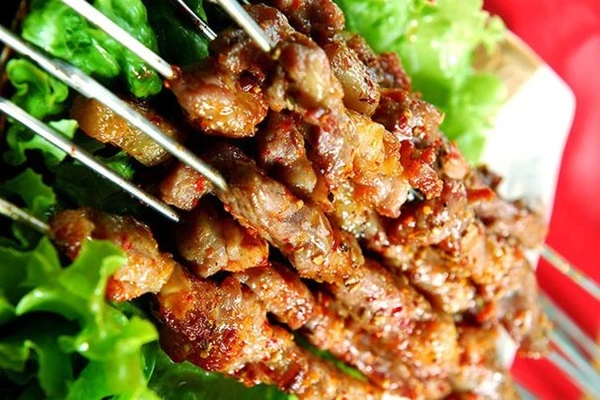 Cách làm thịt xiên nướng thơm lừng, hấp dẫn (Ảnh minh họa)