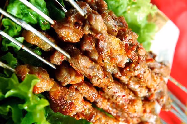 Cách làm thịt xiên nướng thơm lừng, hấp dẫn (Ảnh minh họa)