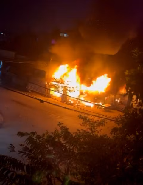 Hiện trường vụ cháy. Hiện trường vụ cháy.