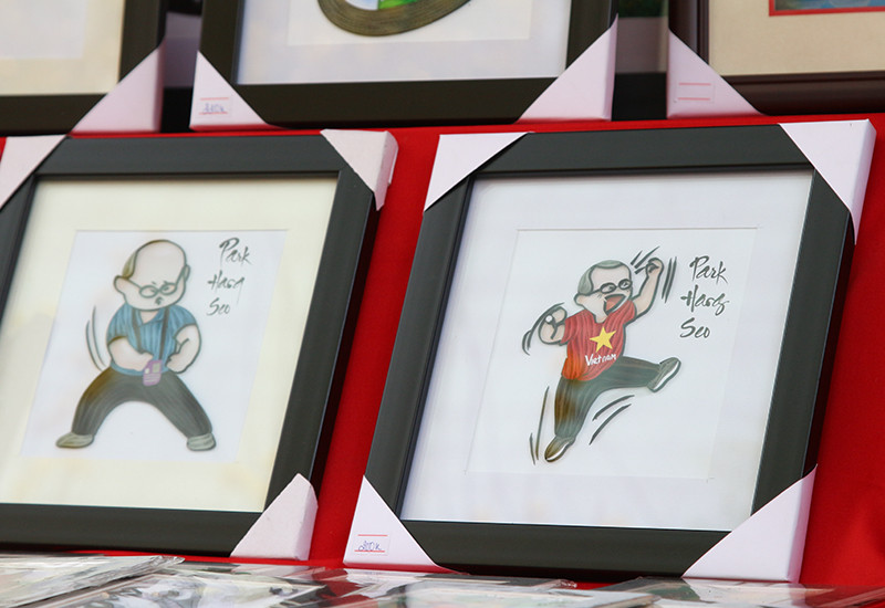 HLV Park Hang Seo được thể hiện ngộ nghĩnh qua nét thư pháp