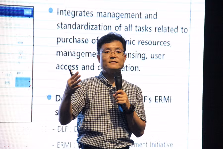 Đại diện Futurenuri giới thiệu về Hệ thống thư viện Tulip