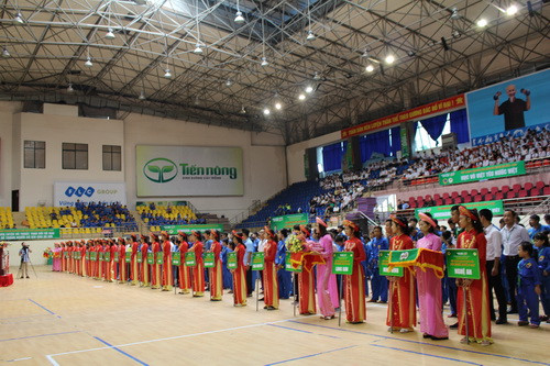 24 đơn vị tham gia giải Vovinam học sinh toàn quốc lần thứ I – 2017, tranh cúp Milo dự Lễ khai mạc sáng 17/7.