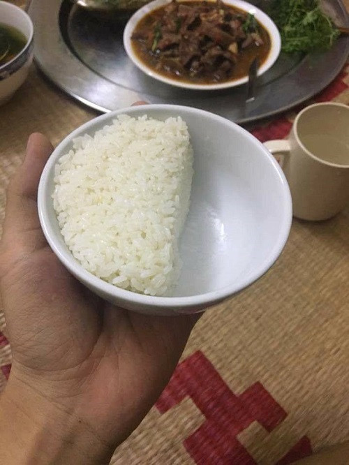 Nửa bát cơm. 10-anh-hai-hot-nhat-facebook-trong-ngay-1