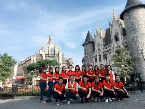 Sinh viên khoa Du lịch, trường Đại học Thành Đô thực tập tại Công ty Cổ phần dịch vụ cáp treo Bà Nà