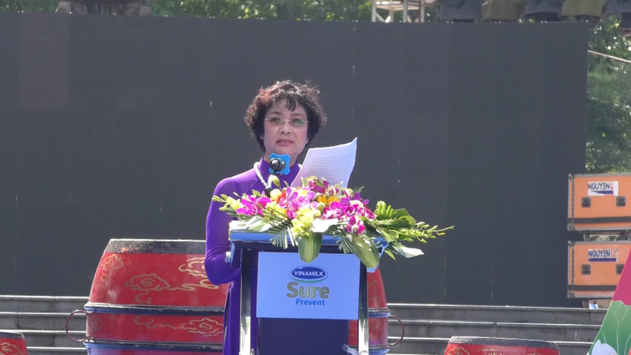 Bà Nguyễn Thị Hảo – Chủ tịch Hội Sức khỏe ngoài trời người trung cao tuổi TP Hà Nội phát biểu Bà Nguyễn Thị Hảo – Chủ tịch Hội Sức khỏe ngoài trời người trung cao tuổi TP Hà Nội phát biểu