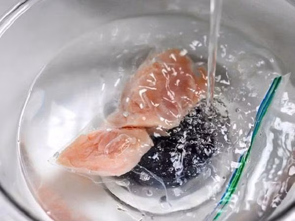 Mách bạn cách rã đông thực phẩm an toàn không làm mất chất dinh dưỡng ảnh 1