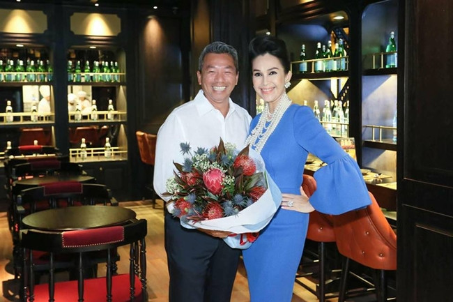 Nữ hoàng ảnh lịch với cát-xê 3 chỉ vàng, lấy chồng Việt kiều giờ ra sao? hình ảnh 2 Nữ hoàng ảnh lịch với cát-xê 3 chỉ vàng, lấy chồng Việt kiều giờ ra sao?-2