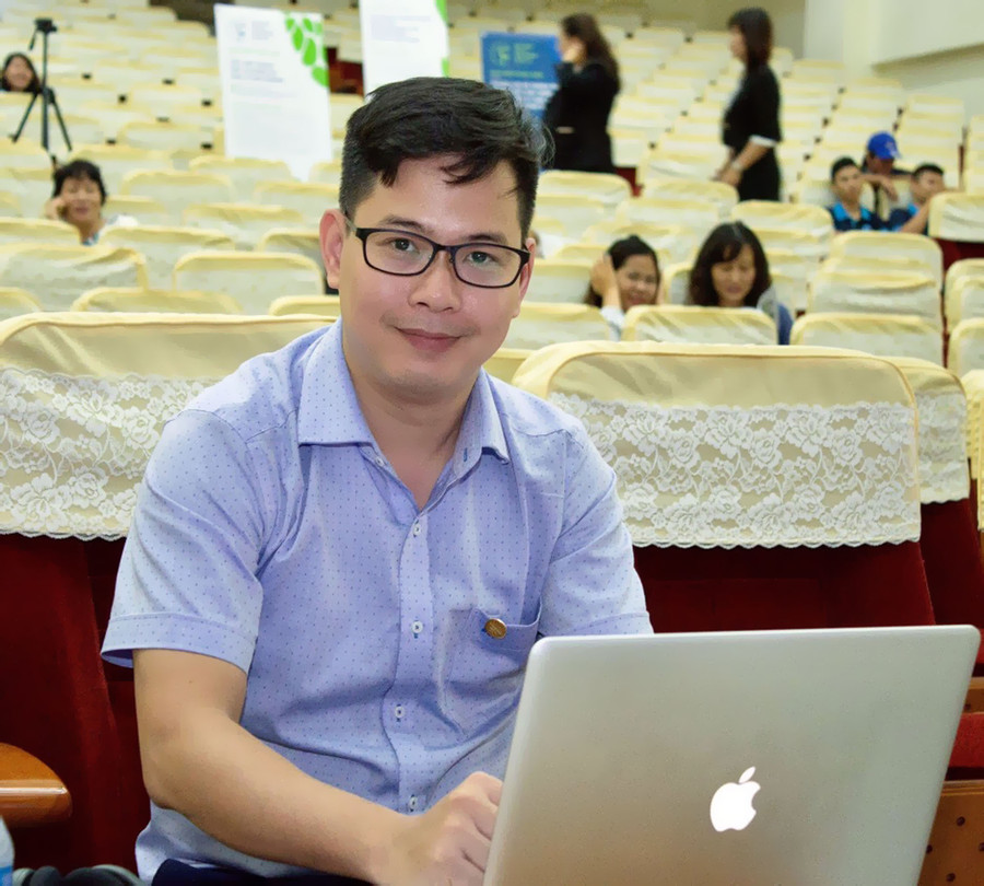 “Bản thân GV cần chú ý đến các dấu hiệu stress, kiệt sức và giảm năng lực ở bản thân và đồng nghiệp để phòng ngừa chủ động. Dành thời gian hợp lý cho bản thân. Thay đổi sinh hoạt để ngủ đủ, thể dục đều đặn, chế độ dinh dưỡng hợp lý. Dành chút thời gian cho những sở thích, nuôi dưỡng các mối quan hệ, nghỉ ngơi/thư giãn, đặt ra những kỳ vọng công việc hợp lý. Đồng thời, duy trì liên hệ chuyên môn với đồng nghiệp, tham dự các hội thảo và tập huấn chuyên môn giúp giải tỏa được căng thẳng, giảm bớt sự cô độc trong công việc, làm giàu thêm kiến thức và đam mê nghề nghiệp”. PGS. TS Trần Thành Nam