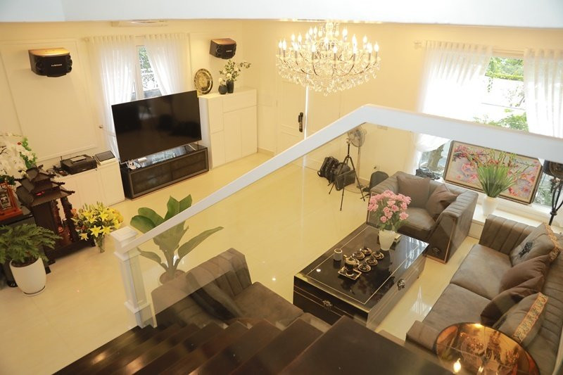 Biệt thự trắng 20 tỷ của ca sĩ Quang Hà