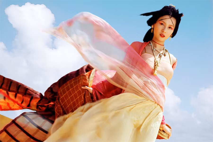 Truong Ba Chi - tu nhan sac khuynh thanh den 