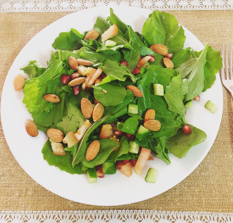 7. Hạnh nhân: Luôn là một trong những lựa chọn hàng đầu để rắc lên salad hay các món phụ trong mỗi chế độ giảm cân lành mạnh. Loại hạt này giàu vitamin E và là nguồn chất béo không bão hòa. Ảnh:@love_the_healthyfood. An tha ga 7 loai thuc pham nay ma khong lo tang can hinh anh 13