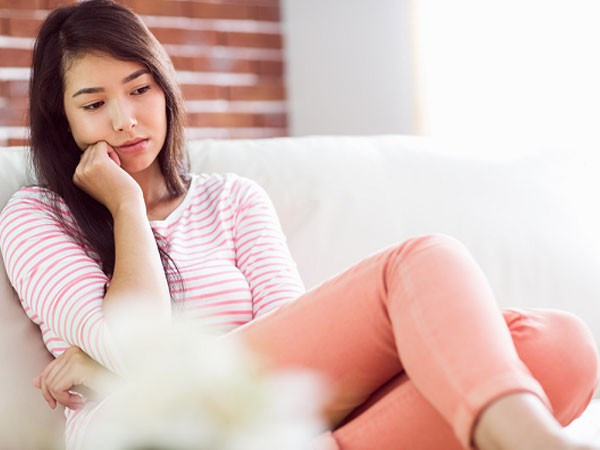 Người cũ cùng quẫn tiết lộ chuyện động trời với mẹ chồng tôi, bà đáp trả khiến tôi hãnh diện ảnh 1  Còn tôi cũng vì sợ nên cứ thế đưa tiền. (Ảnh minh họa)