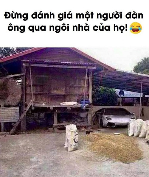Đừng đánh giá một người đàn ông qua ngôi nhà của họ ảnh 1 Một mái nhà tranh, một chiếc siêu xe.