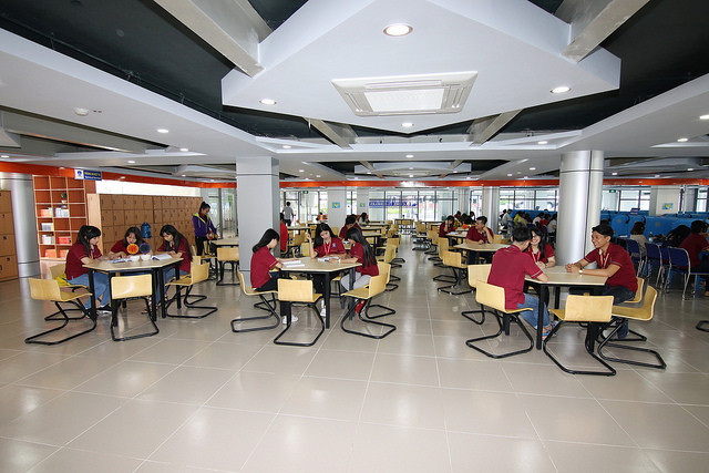 Một góc thư viện hiện đại của Trường ĐH Nguyễn Tất Thành