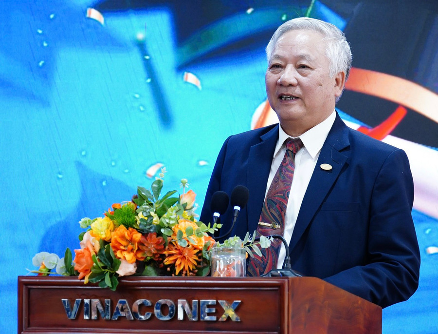 Ông Đào Ngọc Thanh, Bí thư Đảng ủy, Chủ tịch HĐQT tổng công ty cổ phần Vinaconex phát biểu. Ông Đào Ngọc Thanh, Bí thư Đảng ủy, Chủ tịch HĐQT tổng công ty cổ phần Vinaconex phát biểu.