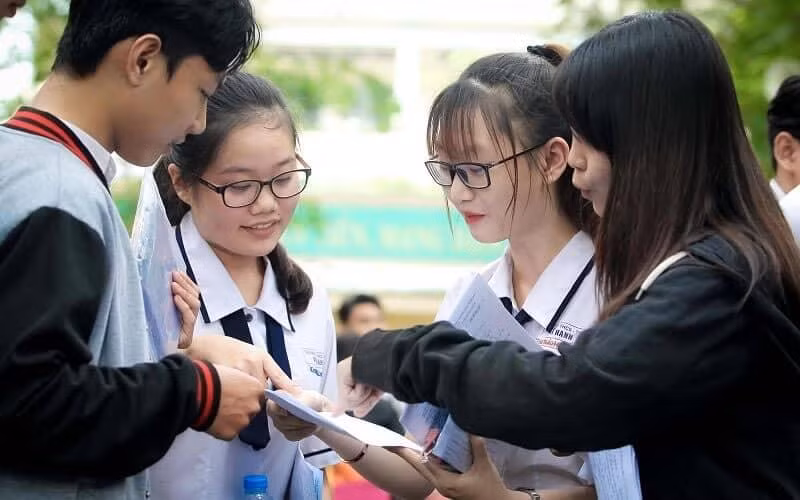 Chọn ngành theo sở thích năng lực hay chọn ngành hot vẫn là nỗi băn khoăn của nhiều sĩ tử.