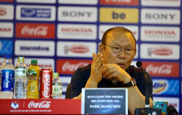 HLV Park Hang Seo trả lời trong cuộc họp báo sáng 1-6 tại trụ sở VFF