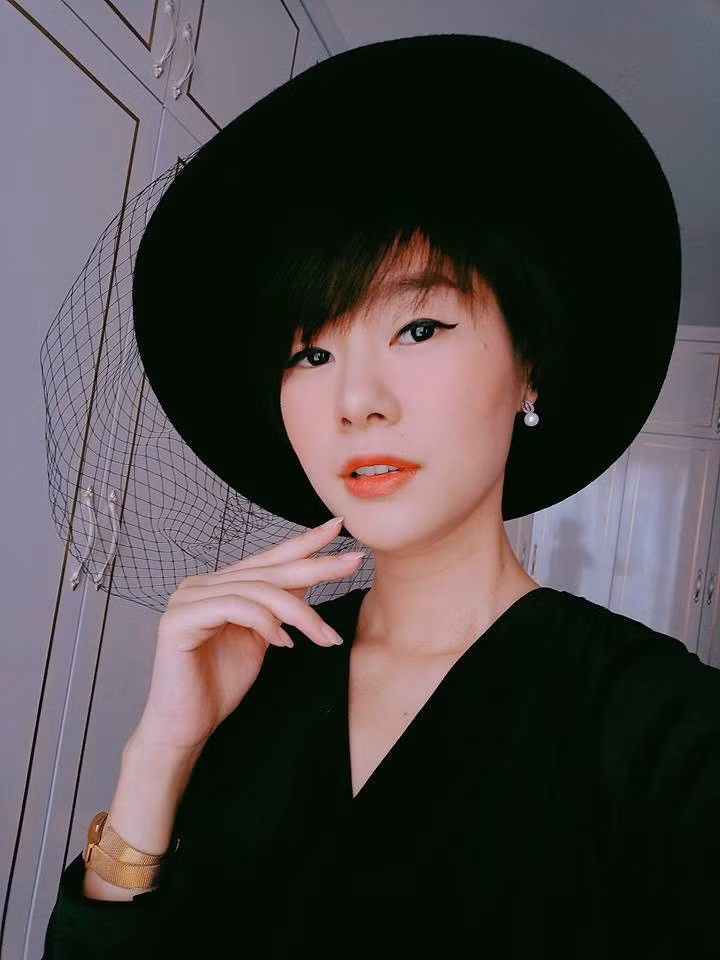 Nhân vật được thương nhiều nhất “Về nhà đi con“: Ngoài đời cũng là Hoa hậu, sang chảnh hơn cả trên phim ảnh 13