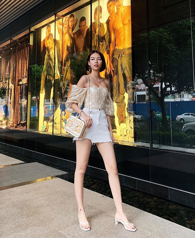 Hương Tràm khoe street style chất lừ ở Mỹ ảnh 6 Hương Tràm hết khoe da đẹp đến street style chất lừ ở Mỹ - Sĩ Thanh lên đồ chói chang ngày hè-6