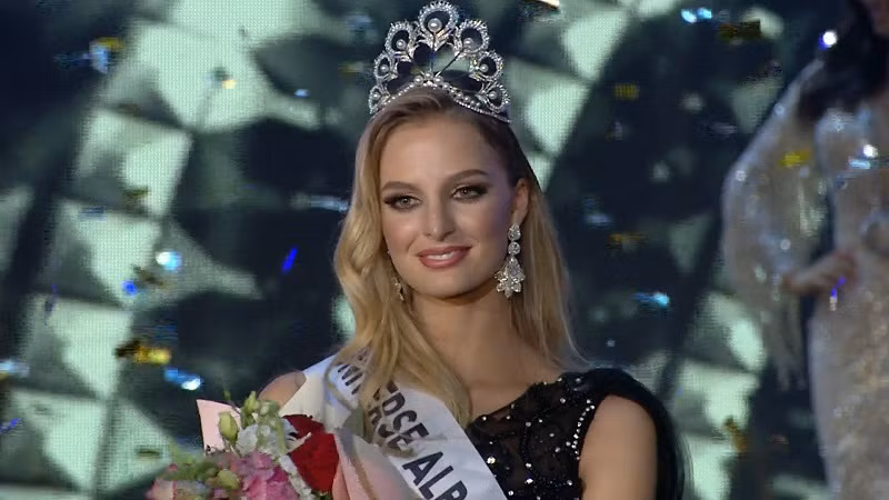 Lộ diện "tiên nữ giáng trần", đối thủ nặng ký của Hoàng Thùy tại Miss Universe 2019