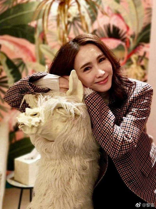 Cuộc đời gắn với hai người đàn ông tàn tật của "Đệ nhất mỹ nhân TVB" ảnh 13 Lê Tư: ‘Đệ nhất mỹ nhân TVB’, cuộc đời gắn với hai người đàn ông tàn tật - ảnh 13