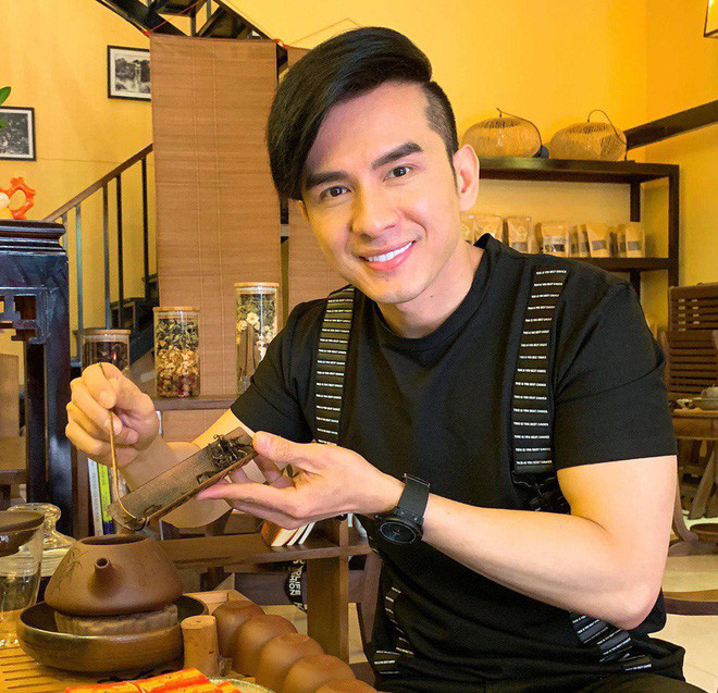 Đan Trường để lại tóc bổ luống "huyền thoại" sau hơn 20 năm vì điều này? hình ảnh 3 dan truong de lai toc bo luong "huyen thoai" sau hon 20 nam vi dieu nay? hinh anh 3