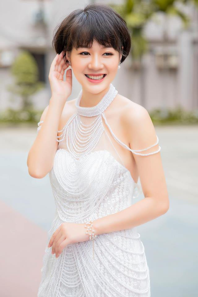 Nhân vật được thương nhiều nhất “Về nhà đi con“: Ngoài đời cũng là Hoa hậu, sang chảnh hơn cả trên phim ảnh 12 Nhân vật được thương nhiều nhất “Về nhà đi con“: Ngoài đời cũng là Hoa hậu, sang chảnh hơn cả trên phim ảnh 12