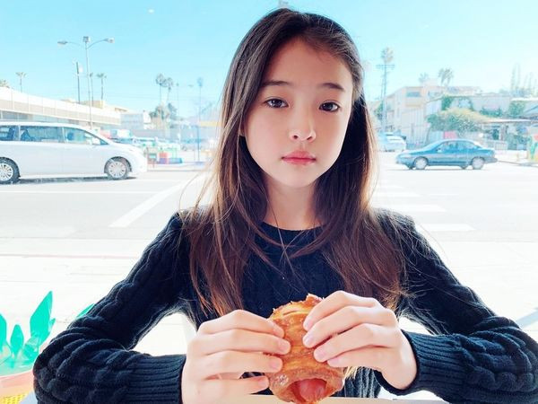 Mẫu nhí Ella Gross là ai mà khiến Sơn Tùng M-TP "thả tim" miệt mài trên Instagram ảnh 13 Hãy cùng chờ xem, biết đâu cô bé Ella Gross sẽ trở thành ngôi sao tiềm năng dưới trướng YG.