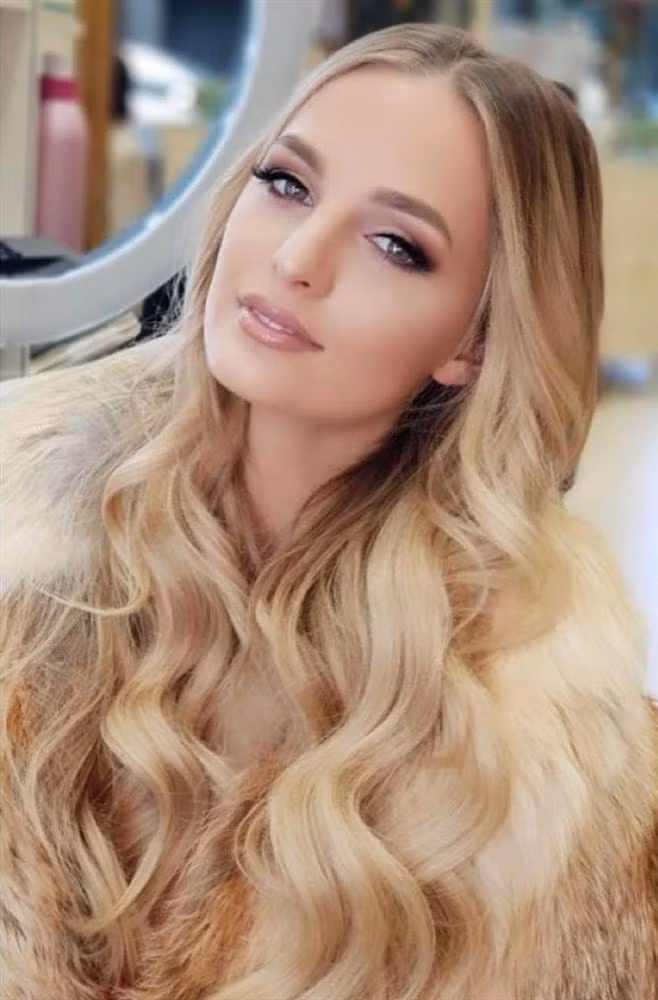 Lộ diện tiên nữ giáng trần trực tiếp đe dọa khả năng intop của Hoàng Thùy tại Miss Universe 2019-4