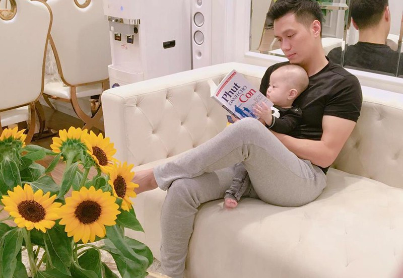 Gia thế đời thực của hội công tử "trâm anh thế phiệt" màn ảnh nhỏ: Người có biệt thự 25 tỷ, người chật vật kiếm kế sinh nhai! - Ảnh 6. Gia thế đời thực của hội công tử "trâm anh thế phiệt" màn ảnh nhỏ: Người có biệt thự 25 tỷ, người chật vật kiếm kế sinh nhai! - Ảnh 6.