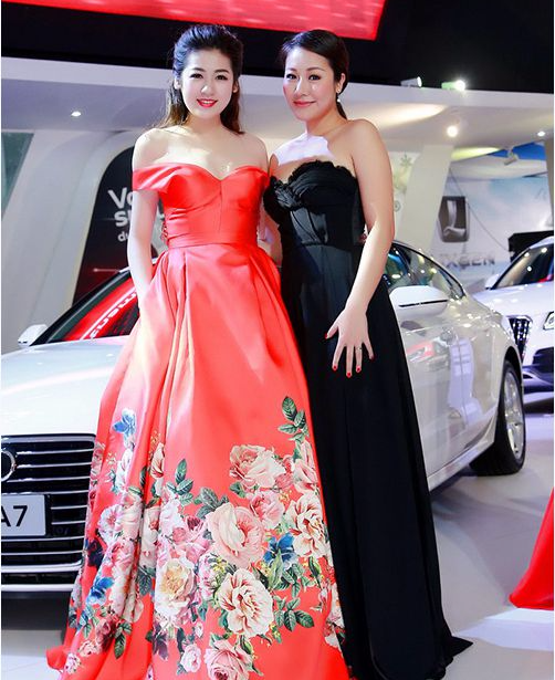 10 cặp nghệ sĩ Vbiz không "bà con họ hàng" nhưng lại giống nhau đến khó tin ảnh 31 Hai chị em còn thường xuất hiện trong các sự kiện nên khiến người hâm mộ lầm tưởng họ có cùng chung huyết thống.