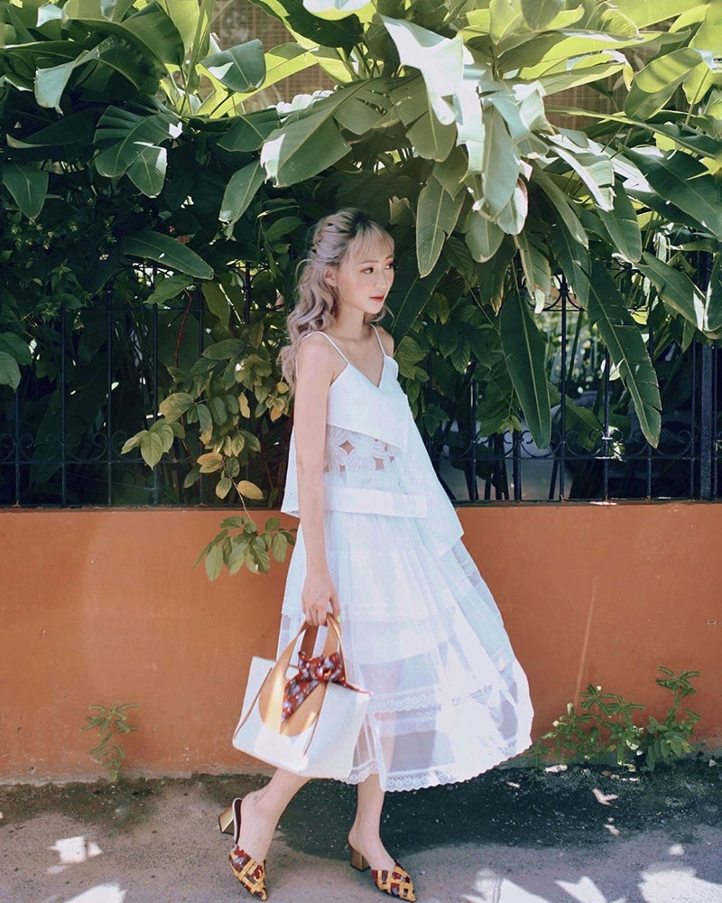 Hương Tràm khoe street style chất lừ ở Mỹ ảnh 8 Hương Tràm hết khoe da đẹp đến street style chất lừ ở Mỹ - Sĩ Thanh lên đồ chói chang ngày hè-8